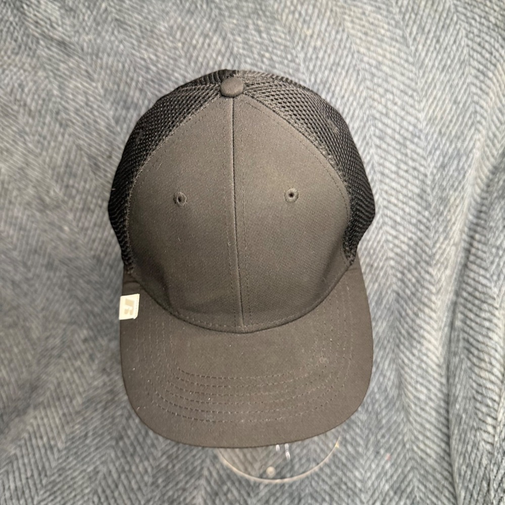 Russell Fitted Baseball Cap Black One Size Vented Holes Cap Mesh